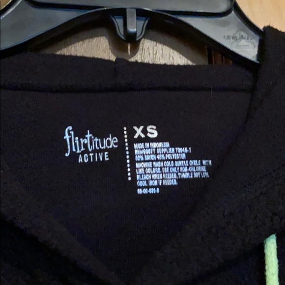 Sweater - Picture 3 of 3